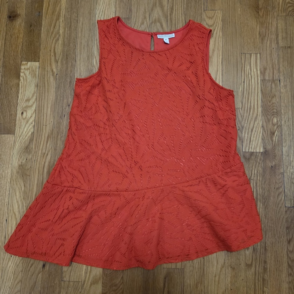 Dana Buchman Sleeveless Top Asymmetrical‎ Hem Eyelet